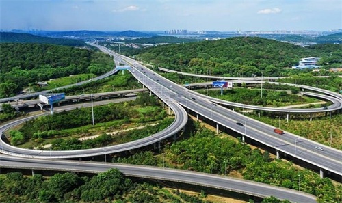安宁钢筋套筒应用于高速公路